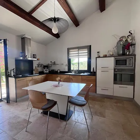 Charmante Confort Avec Piscine