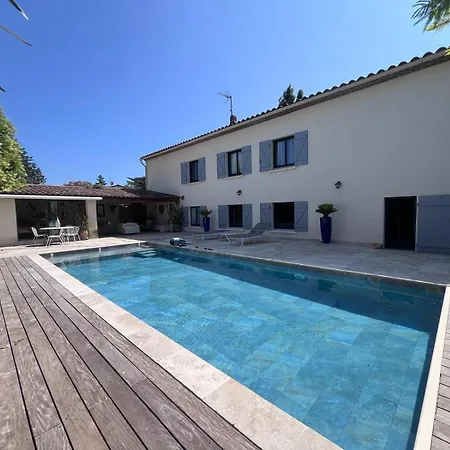 Charmante Confort Avec Piscine *