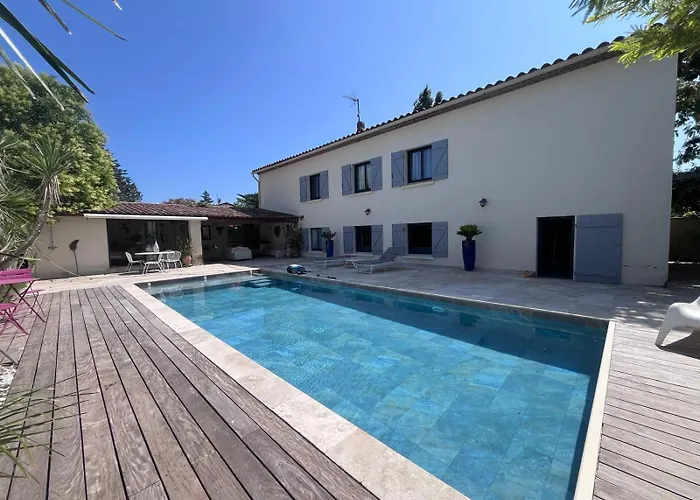 Charmante Confort Avec Piscine *